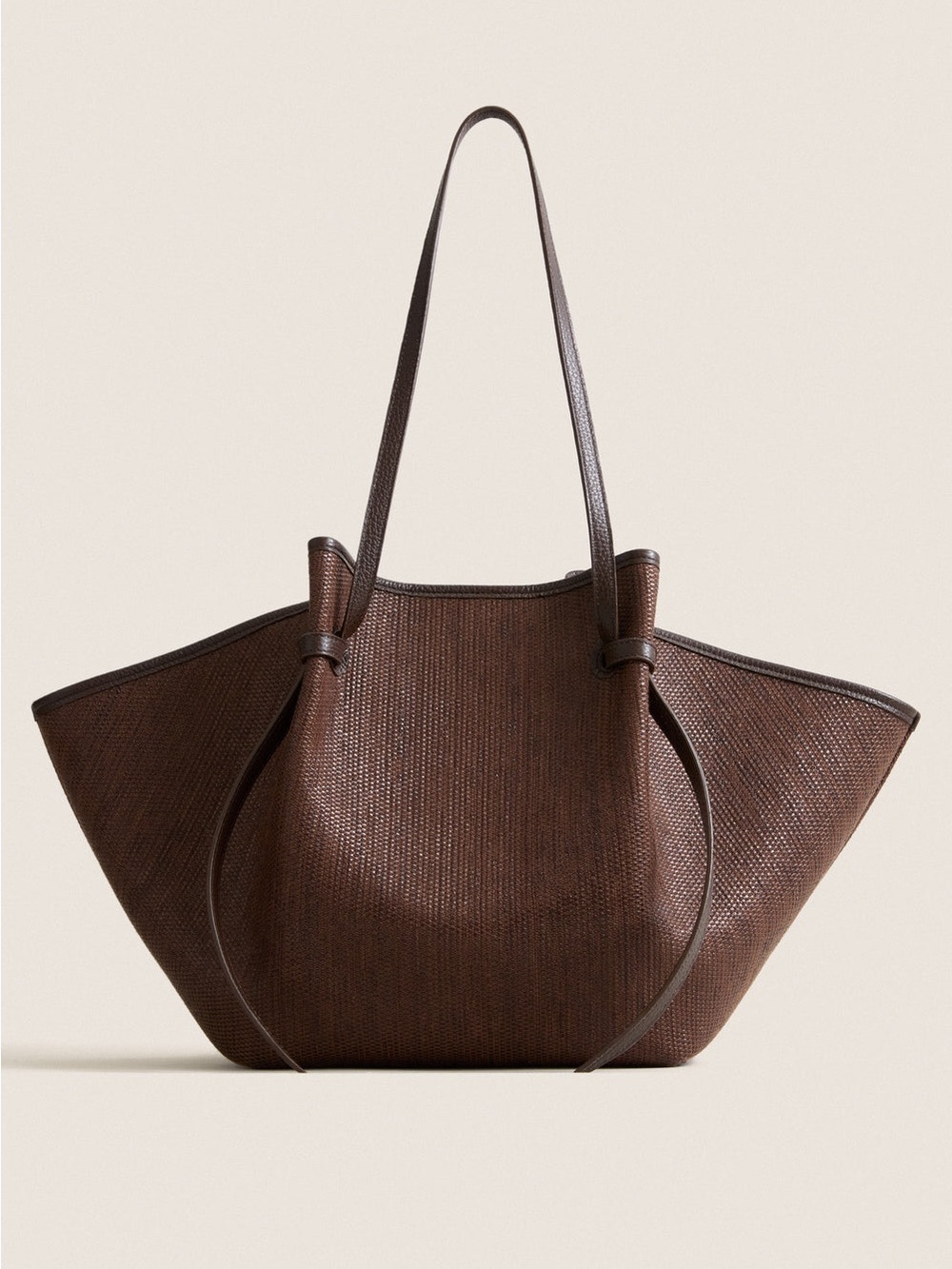 NEW YUZEFI Fudge Large Woven Raffia Mochi Bag